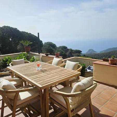 La Roqueta Bed & Breakfast 4*