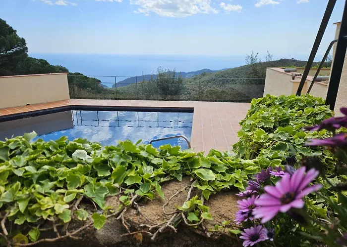 La Roqueta Bed & Breakfast 4*