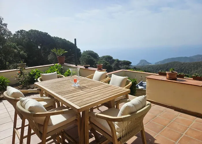 La Roqueta Bed & Breakfast 4*