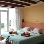 La Roqueta Bed & Breakfast 4*