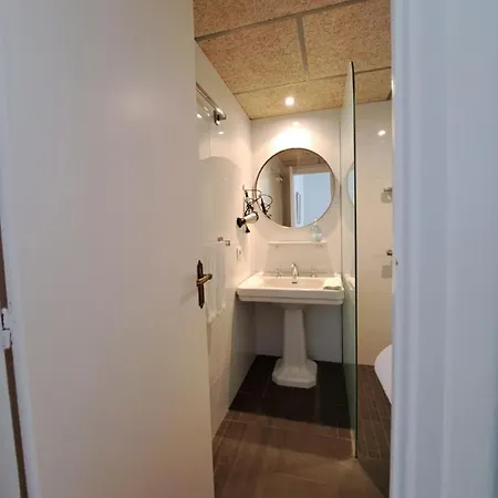 Oda ve Kahvaltı La Roqueta 4*