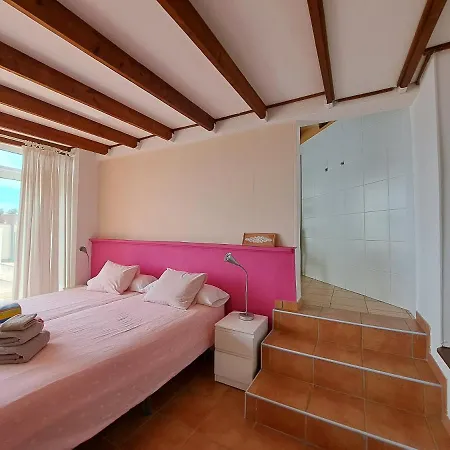 Oda ve Kahvaltı La Roqueta 4*