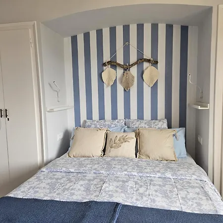 La Roqueta Bed and Breakfast 4*