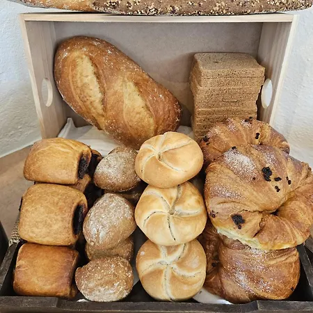 Bed and Breakfast La Roqueta