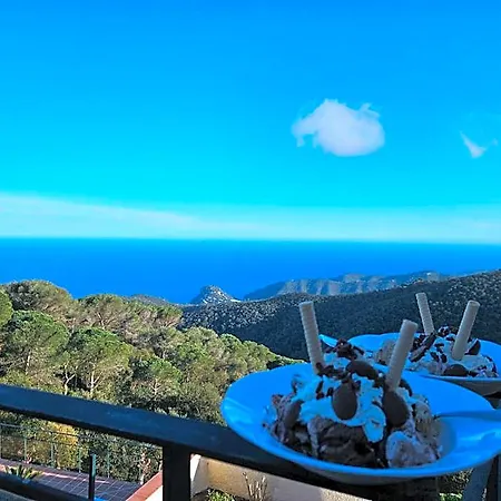 La Roqueta Bed & Breakfast 4*